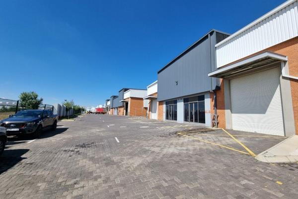 Discover an exceptional industrial unit in the esteemed Edge Logistics complex in ...