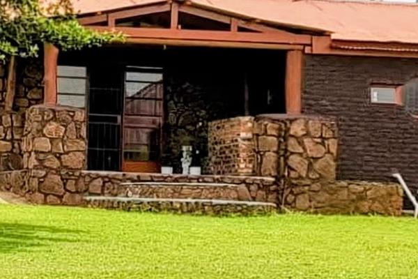 SPECIAL PLACE FOR A SPECIAL PERSON
This beautiful house in a EXCLUSIVE PRIVATE GAME RESERVE could be your sanctuary away from the ...