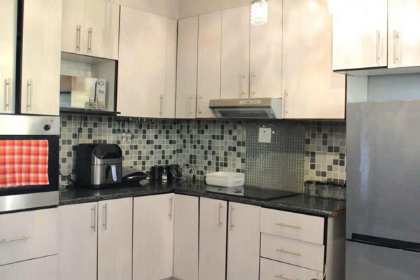 A Stunner not to be missed! 

Two Bedroom Apartment Awaits You. 

A well maintained Apartment situated close to public transport ...