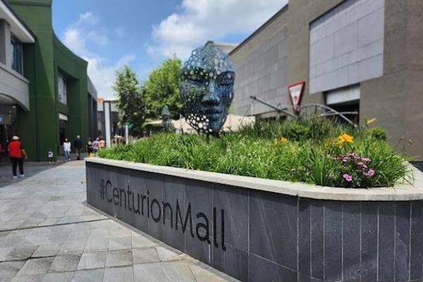 Retail spaces available at the beautiful Centurion Mall.

Various retail sizes on different floors - Busy Mall with plenty foot traffic.