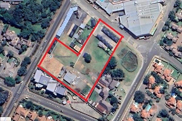 Prime commercial site situated next to Doreen Road just of Hendrik Potgieter Road.
Located next to Ruimsig Boulevard (SPAR) and ...