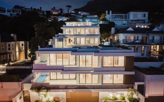 11 Bedroom House for sale in Camps Bay