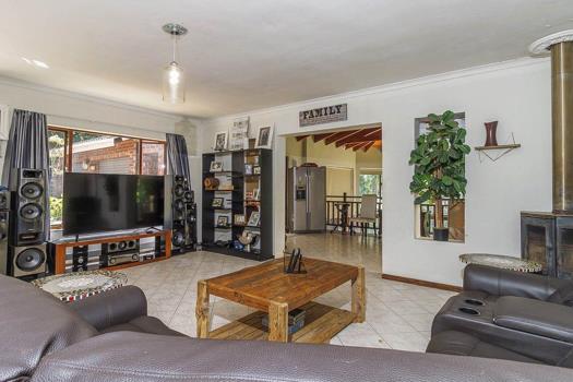 3 Bedroom House for sale in Kloof