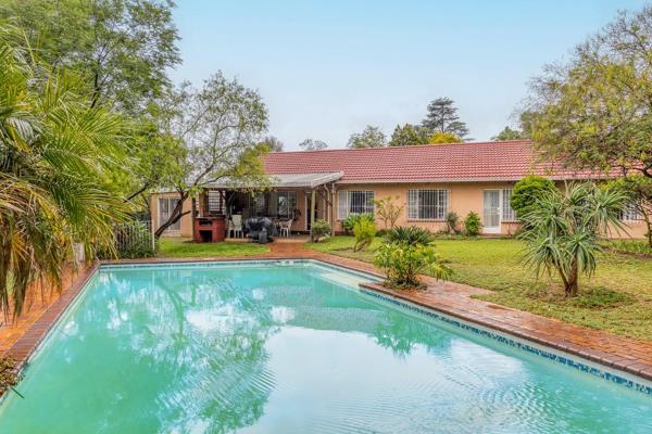 Seller negotiating from R1 999 999!

Situated in an extremely sought after boomed are in the heart of Randpark Ridge! This loved home ...