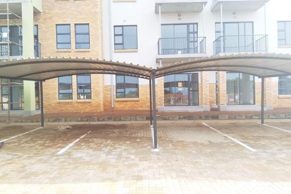 Modern 2 bedroom apartment in a secured complex
Open plan kitchen and lounge
1 bathroom
1 covered carport
Built in kitchen come with ...