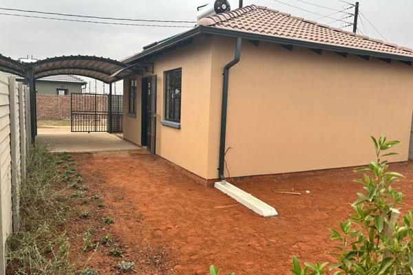 Charming 2 Bedroom House in Protea Glen

Location: Star Village, Protea ...