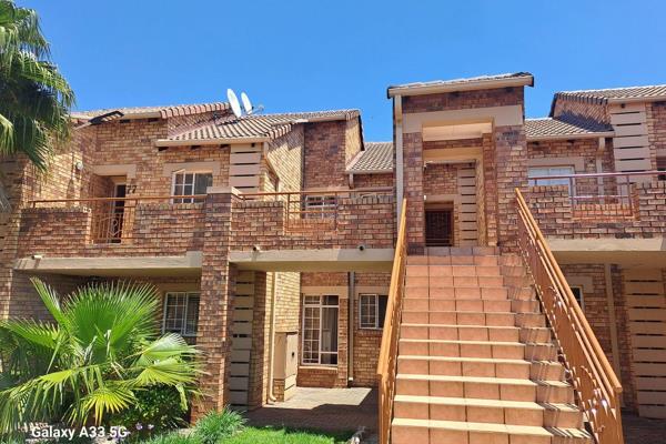 Nestled in the sought-after Mooikloof Ridge, this inviting 2-bedroom, 1-bathroom  townhouse offers an exceptional blend of comfort and ...