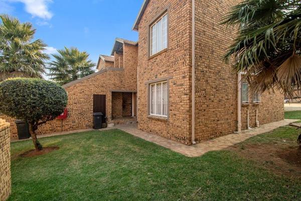 This lovely home has been lovingly looked after and the landlord makes sure everything is kept well maintained.
The kitchen ceiling ...