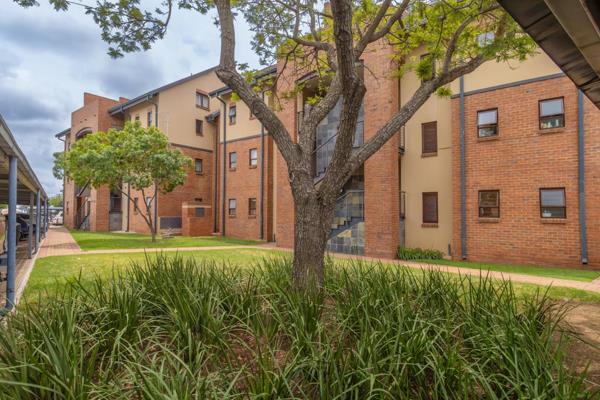 This lovely upstairs bachelor&#39;s apartment in sought after &amp; well managed Halfway Gardens complex is up for grabs.  The ...