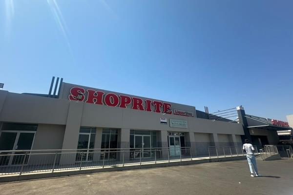 Commercial Space Available in Alberton North

This freshly renovated retail space offers an excellent opportunity for your business. ...