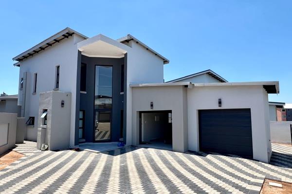 R200,000 price reduction! 

 Stunning Home in Roodepark Eco Estate, Pretoria
 New Price: R3,225,000 (No Transfer Duty!)

This ...