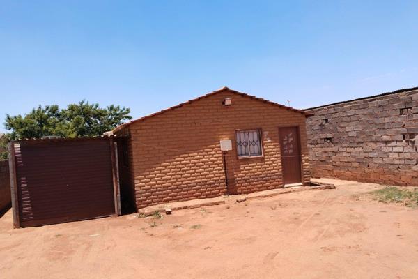 Priced at just R 250,000, this cozy 2-bedroom home is a fantastic opportunity for first-time buyers or those looking to downsize. The ...