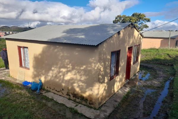 Akhona Sibobosi Properties would like to introduce this stunning starter home to the market.
This home is situated in Unit P; ...