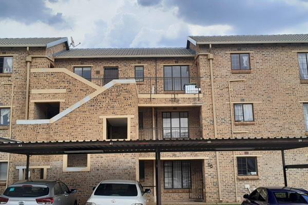 Apartment is on the 2nd floor and it offers 2 tiled bedroom, main bedroom with build in wardrobe and can fit queen bed.
2nd bedroom ...