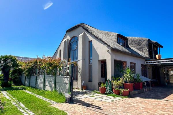 Live Abundantly embracing this Charming seaside thatch roof home in Strandfontein

Opportunity knocks! Rarely do properties come on the ...