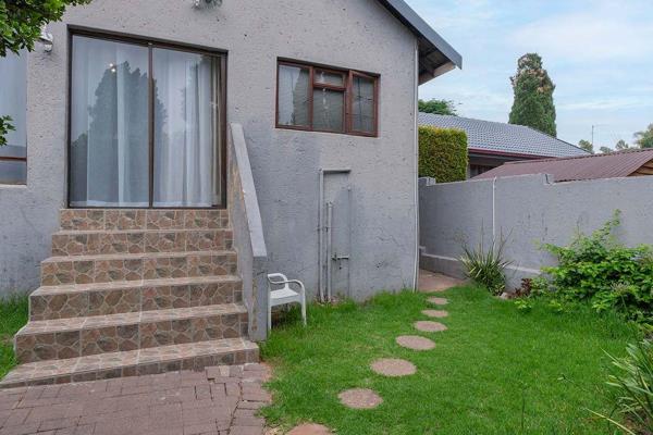 This neat and well-looked-after simplex home is in Corlett Gardens, within a safe, quiet, secure complex. You will enjoy the beauty of ...