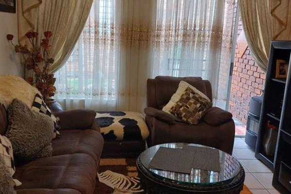 This stylish and spacious two-bedroom apartment in Pretoria North offers the perfect combination of comfort and convenience. Ideal for ...