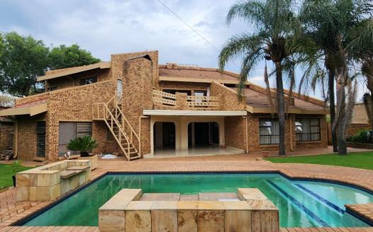 5 Bedroom House for sale in Sunward Park