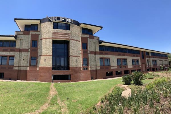 Woodmead office to let in established office park to let at VERY competitive rental ...