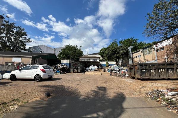 1012sqm Industrial Yard FOR SALE in Glen Anil

Property Overview:
•	Size: 1012sqm 
•	Location: Glen Anil
•	Price:  R3 250 000 + ...