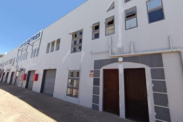 105m&#178; Commercial property available in Voorbaai Commercial Park.   Ideal for storage or warehouse.   Secure and private.
 ...