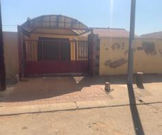 House for sale in Dobsonville Ext 4