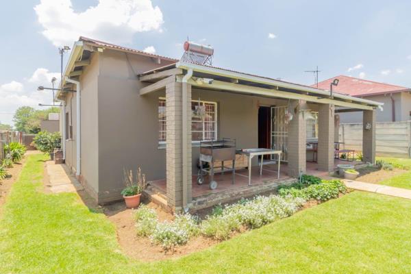 Charming 3-Bedroom Home for Sale in Geduld

Perfect for Comfort, Convenience, and Security

Nestled in the heart of Geduld, this ...