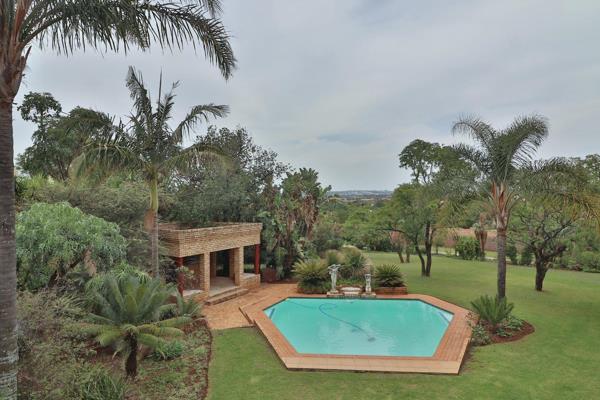 Imagine living in your own private Botanical Garden with spacious grounds dotted with indigenous trees. This immaculate 8 bedroomed ...