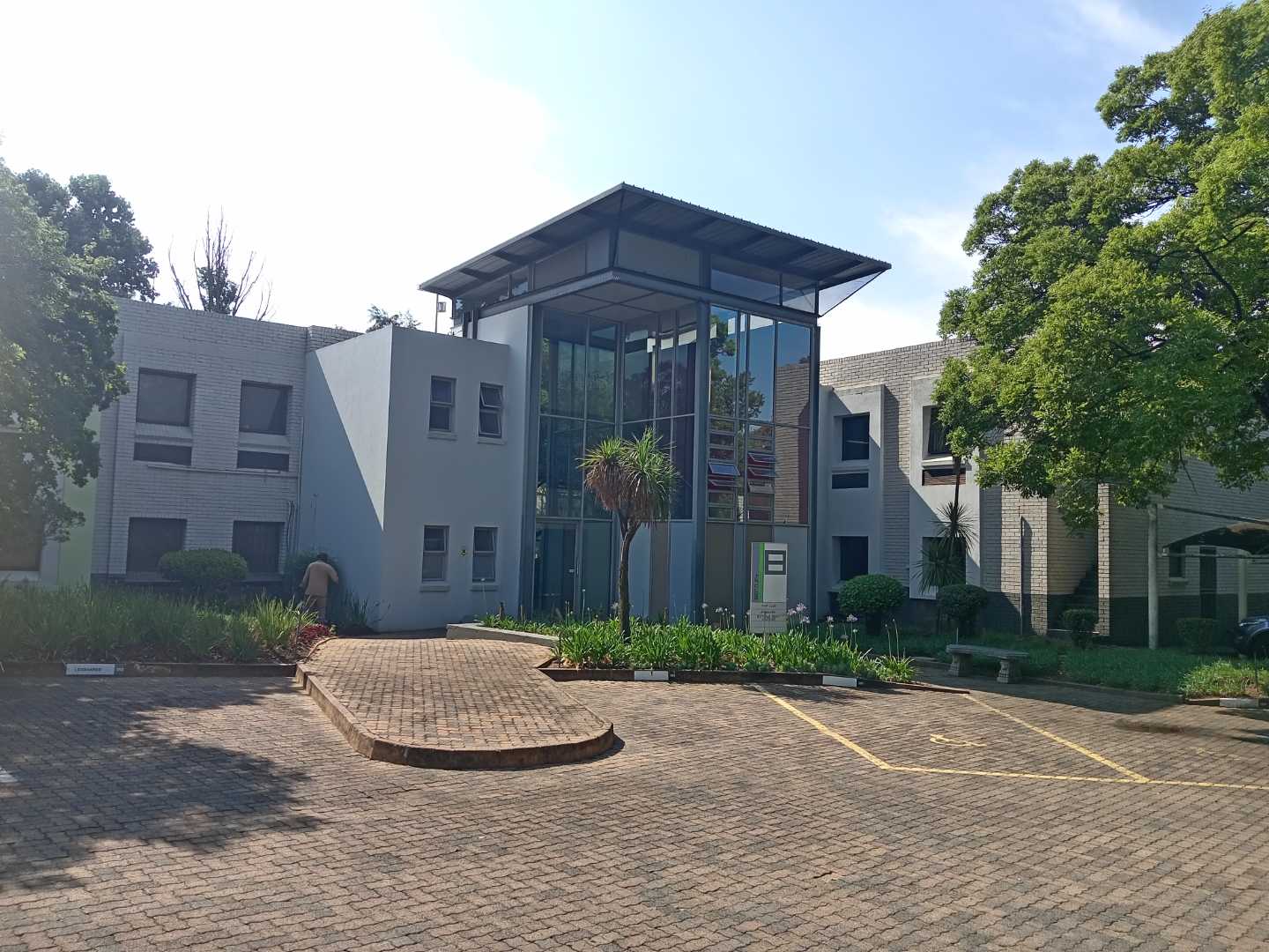 Commercial property to rent in Rivonia - 71 Bevan Road - P24-115241004