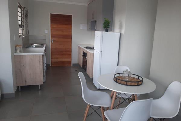 Beautiful 2-bedroom family home situated in the best location in Protea Glen . Safe and ...