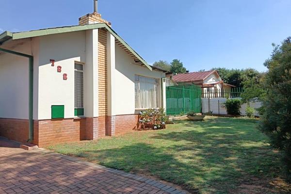 Renovator&#39;s Dream in Witpoortjie!

Discover the potential of this charming ...