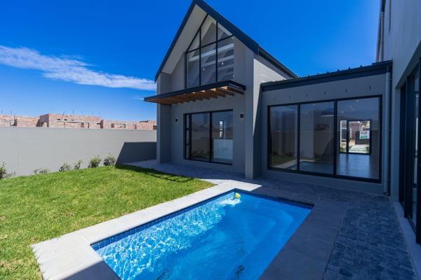 Longlands Estate has all it takes to soon be recognized as one of Stellenboschs&#39; most successful developments. 

Only a mere 6 ...