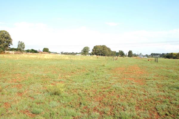 Prime Stands for Sale in Zesfontein: Excellent Investment Opportunity

7,500 sqm: R750,000 each    x 2
8,500 sqm: R850,000  each   x ...