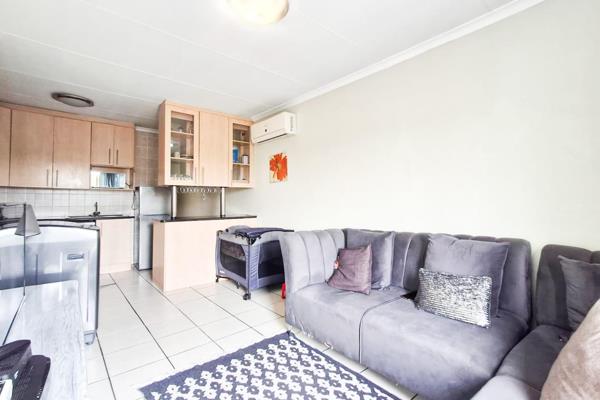 Calling all the first time home buyers and investors!

(Owner is asking R620 000)

Two ...