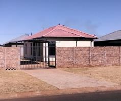 House for sale in Protea Glen