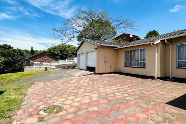 Marianhill Park home offering three bedrooms, lounge, dining room and well fitted kitchen with ample cupboard for storage. Two ...