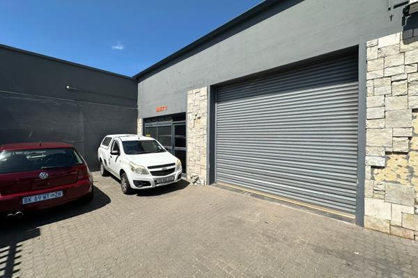 This well-maintained 230m2 industrial warehouse on Canal Road offers an excellent ...