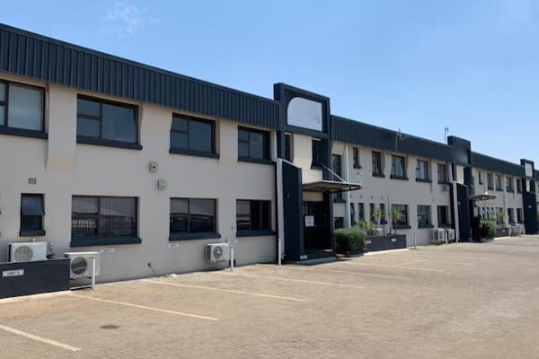 Warehouse to let in Aviation Park, Pomona

GLA: 633 sqm
Warehouse: 441 sqm
Office: 186 ...