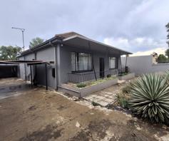 House for sale in Bezuidenhout Valley