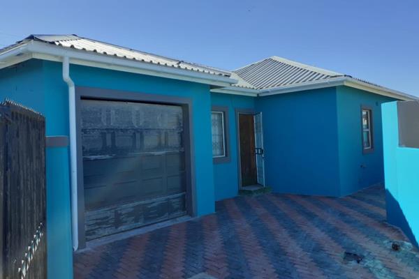 We are happy to introduce this beautiful family home in 
Phillipi.

It consists of 2bedroom house with open plan kitchen,
and ...