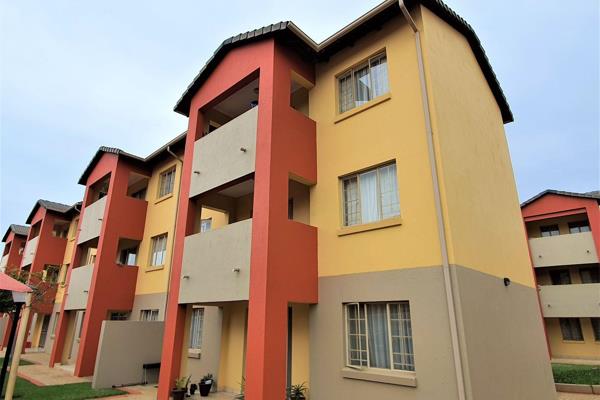 Sole mandate!  

Ground Floor
2 Double Bedrooms
2 Bathrooms
2 Carports
Private Patio   
Complete Complex and Apartment Security
Secure ...