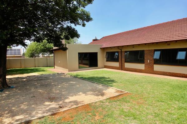 Just move in to this 5 star home which offers a family everything they need.
INSIDE
Prepaid Electricity
No need for curtains all ...