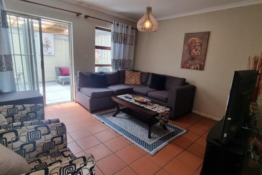 2 Bedroom House for sale in Parow Valley