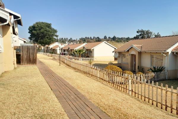 2bedroom unit in a secured complex close to all amenities . Its a walk to Rembrandt park primary school ,a short drive to Edenvale ...