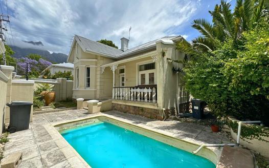 4 Bedroom House for sale in Rondebosch