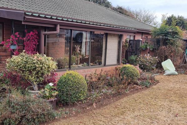 This double garage, freestanding Marabou design (198sqm) with an amazing positioin and well loved garden is a very manageable lovely ...