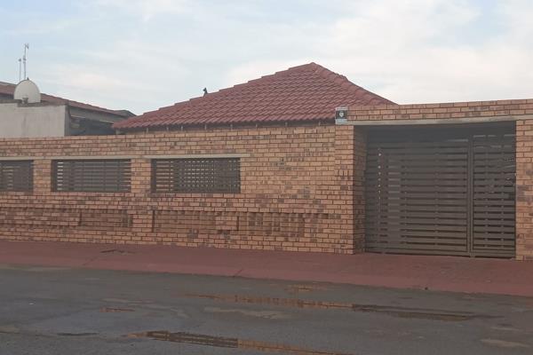 This  beauty is  nestled  in  the  heart  of  Pimville  Zone7  in  a  quiet  environment .It  boasts  of   4  well sizes  bedroom   all ...