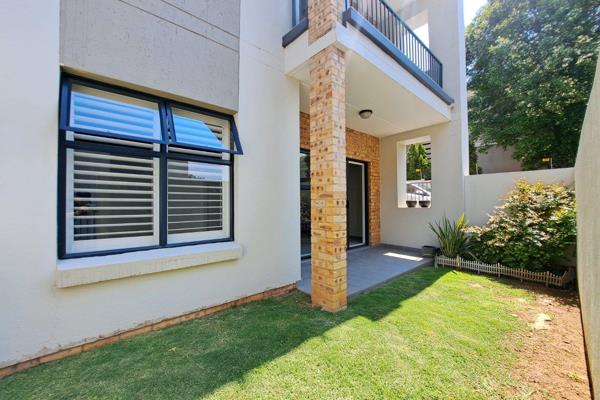 Located at Crofton Park on Hyde Close this modern apartment has easy access to Jan Smuts Ave, Sandton Drive and is a stone throw away ...