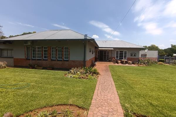 Lovely three bedroom home for sale in Rietfontein.

Step into the foyer which welcomes you to your bright new home with an ...