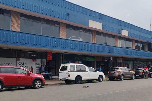 Introducing an exceptional opportunity for commercial success at our prime retail space, now available for rent in Vereeniging Central ...